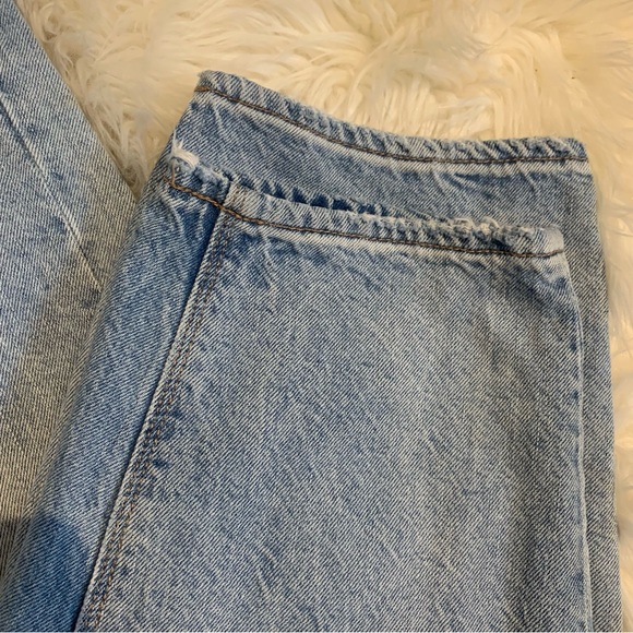 American Eagle Relaxed Fit Mom Jeans - Picture 6 of 8